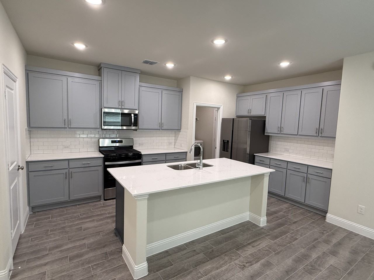 801 Portina Dr #801 - Photo 3 of 17