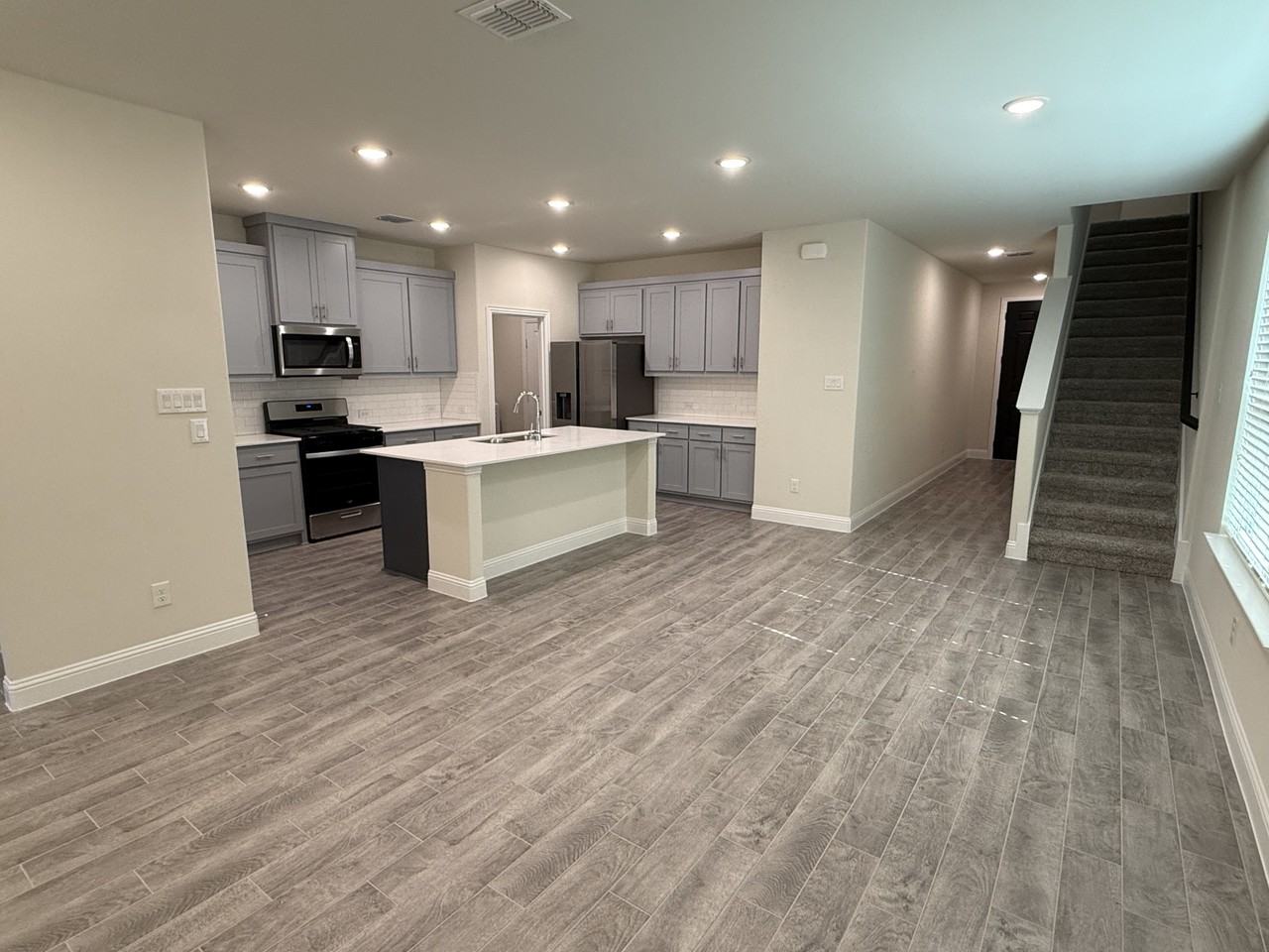 801 Portina Dr #801 - Photo 4 of 17