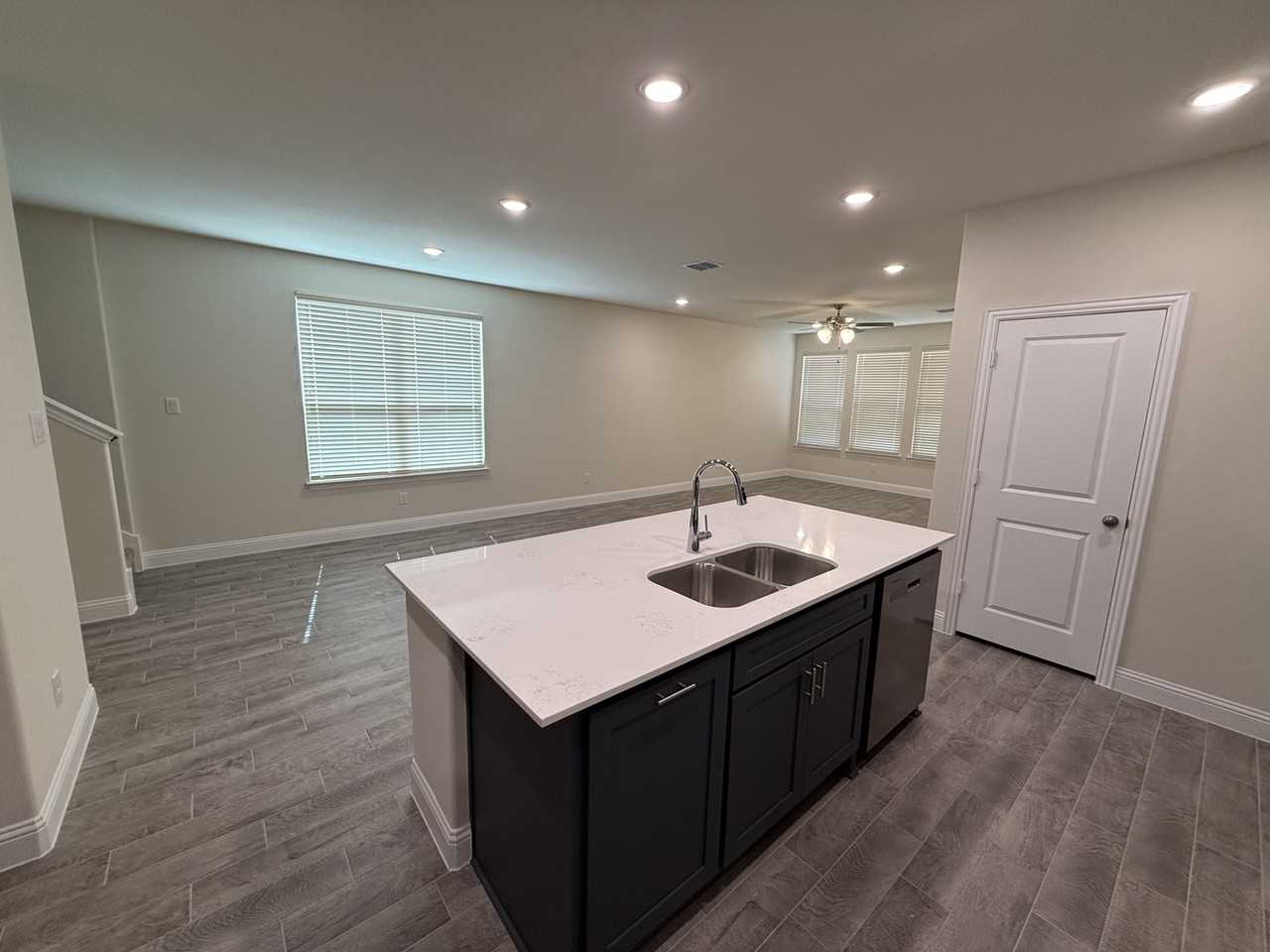 801 Portina Dr #801 - Photo 5 of 17