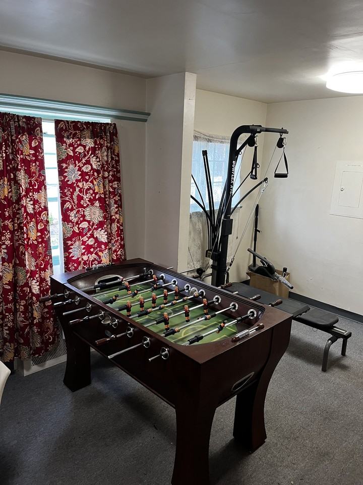 851 W Chestnut St - Photo 2 of 7