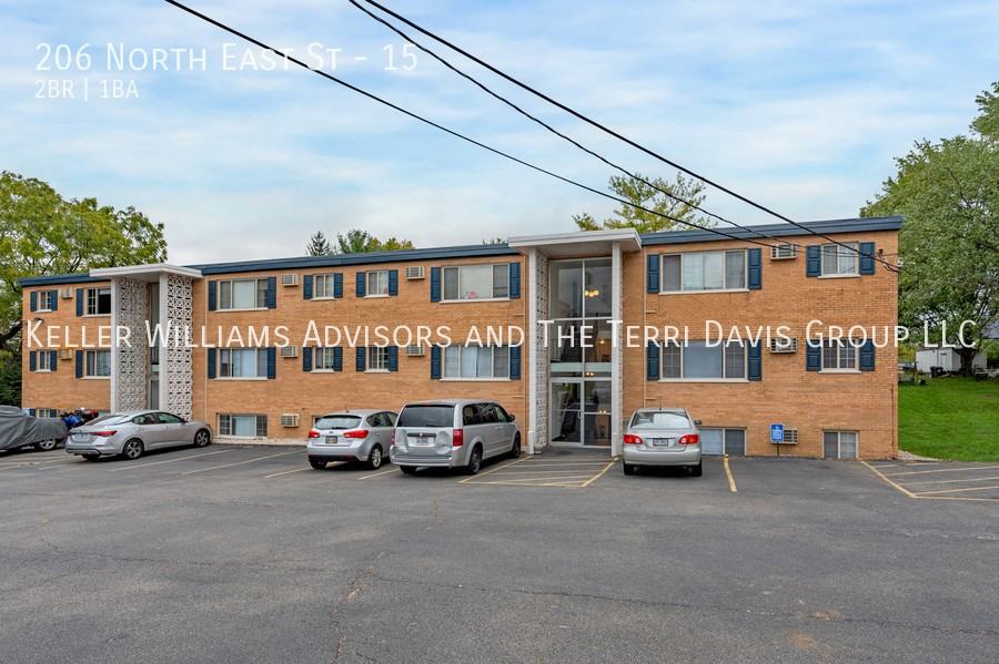 206 N East St #15