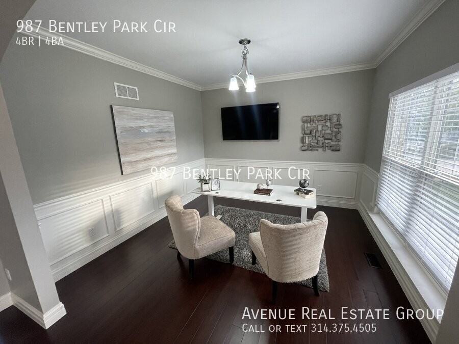 987 Bentley Park Cir - Photo 3 of 41