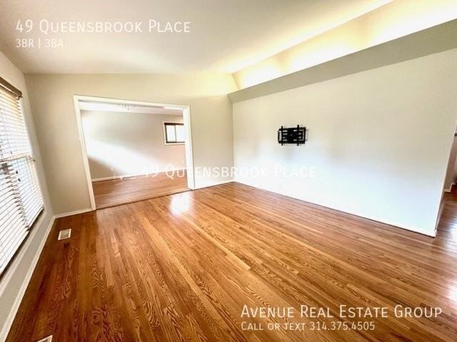 49 Queensbrook Pl - Photo 2 of 19
