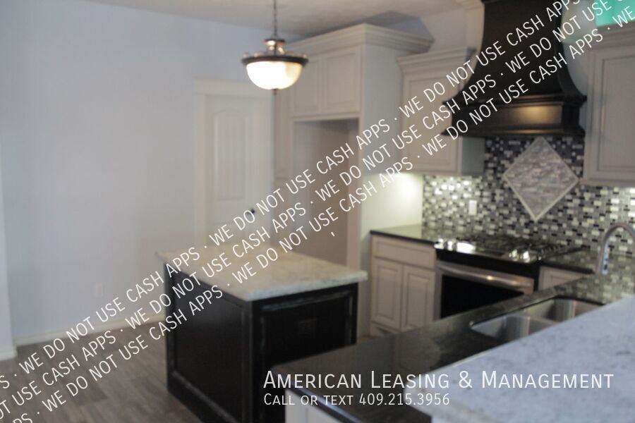 6305 Highpoint Ave - Photo 3 of 25