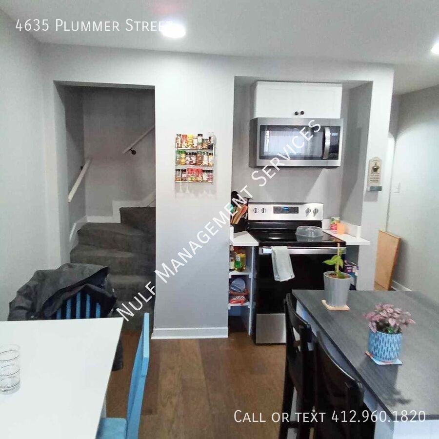 4635 Plummer Street - Photo 7 of 9