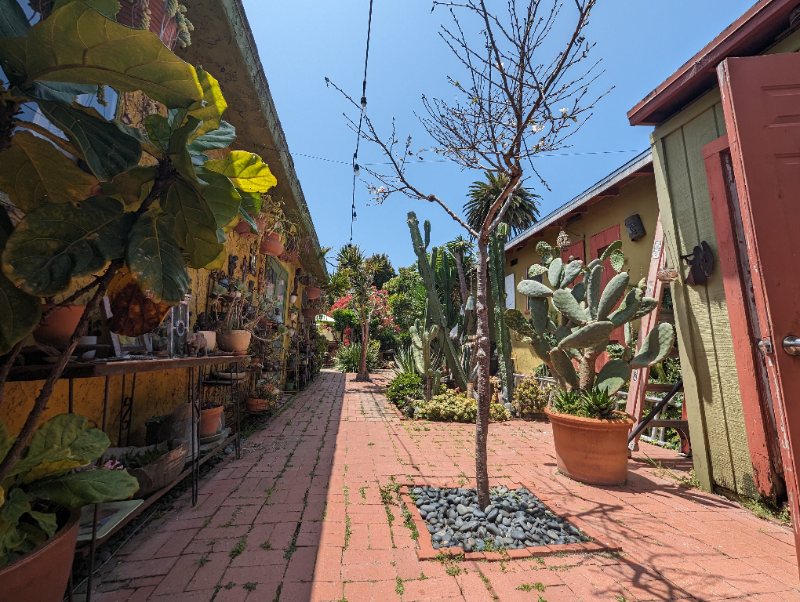 712 5th Ave #2 - Photo 3 of 17