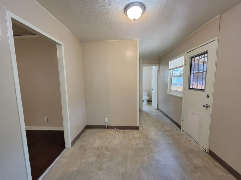 445 N Wilson Ave - Photo 3 of 10