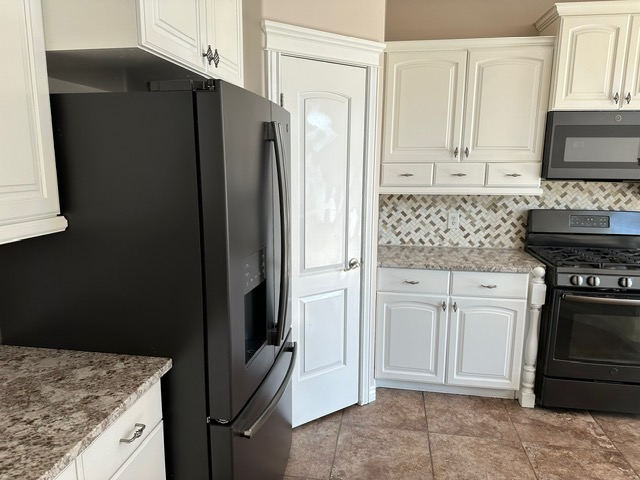 1934 Fieldstone Ln - Photo 3 of 19