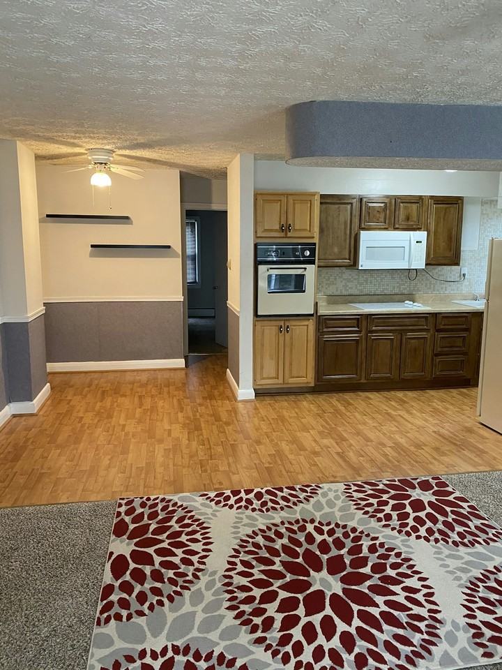 1000 Linda Lee Drive, Unit 1000B - Photo 2 of 10