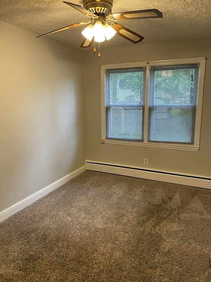 1000 Linda Lee Drive, Unit 1000B - Photo 3 of 10