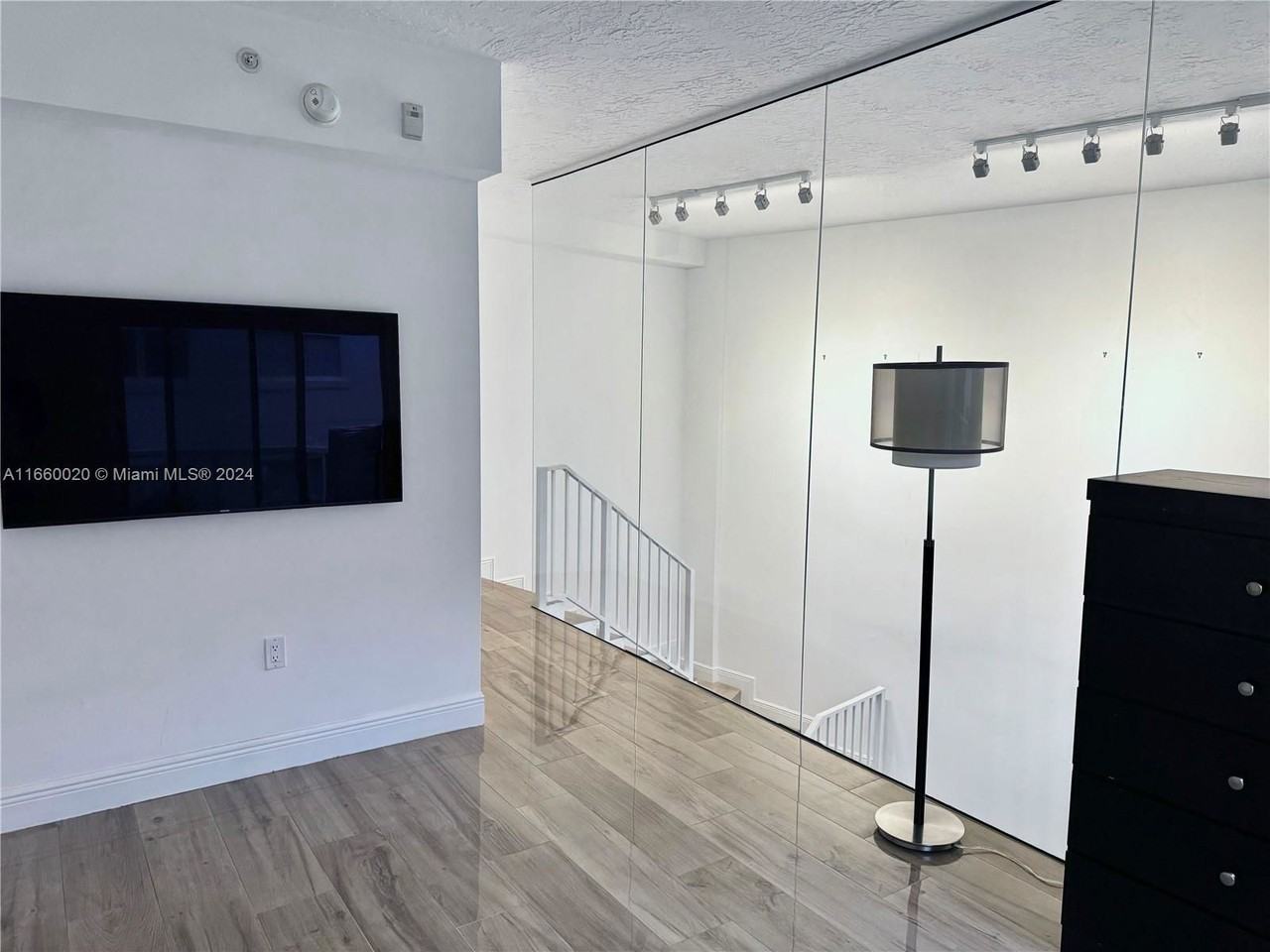 1528 Brickell Ave #105 - Photo 2 of 8