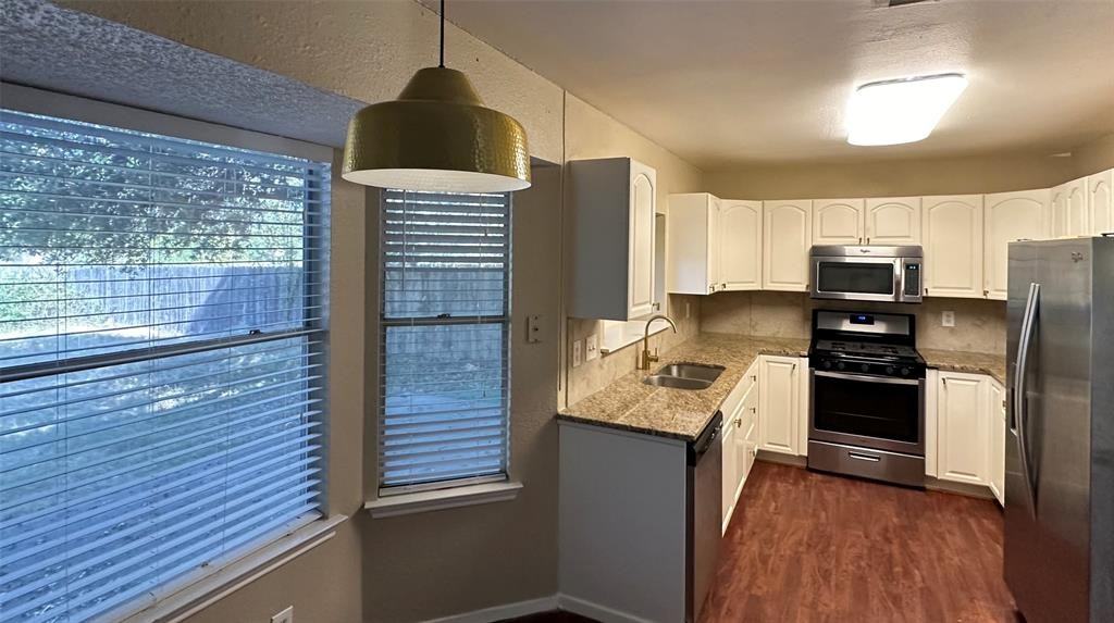 1407 Brook Way - Photo 3 of 8