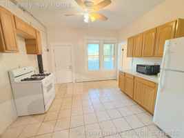 featured image of 90 Norfolk St #8