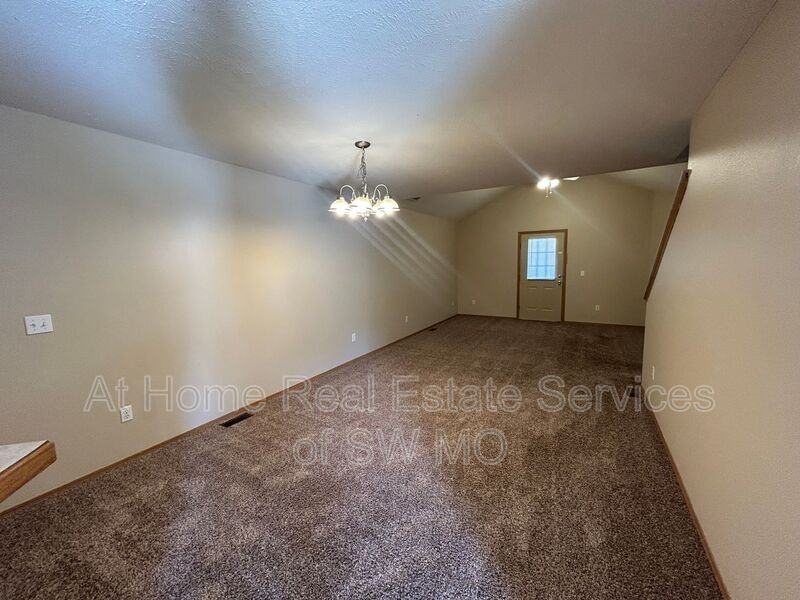 1260 N Westwood Ave - Photo 2 of 10