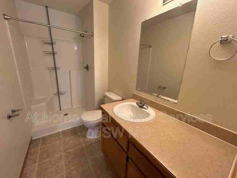 1260 N Westwood Ave - Photo 6 of 10