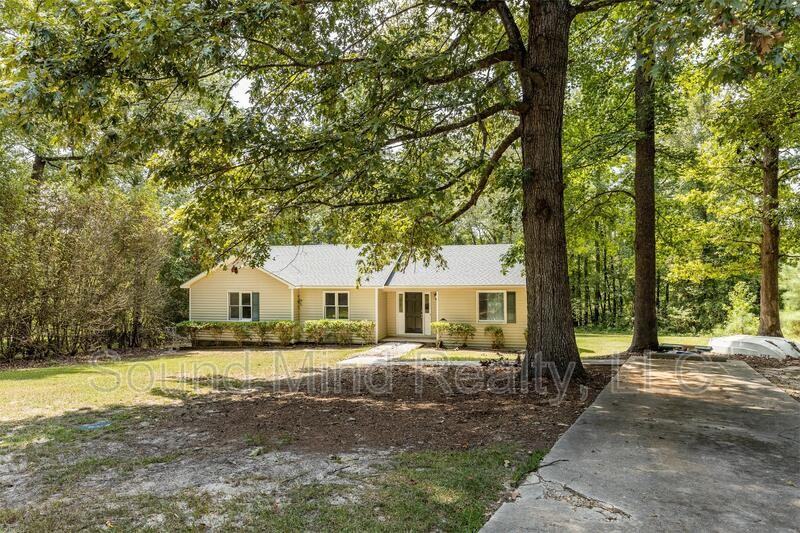 104 Greenwood Cir - Photo 2 of 27