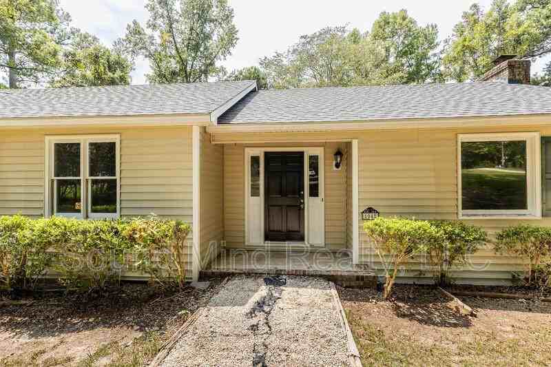 104 Greenwood Cir - Photo 3 of 27