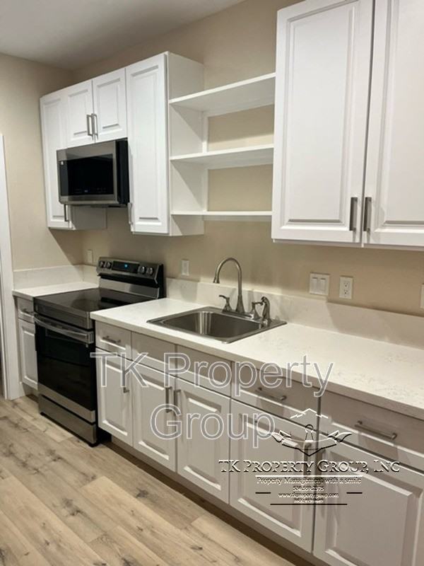 14741 Nutmeg Ct - Photo 2 of 17