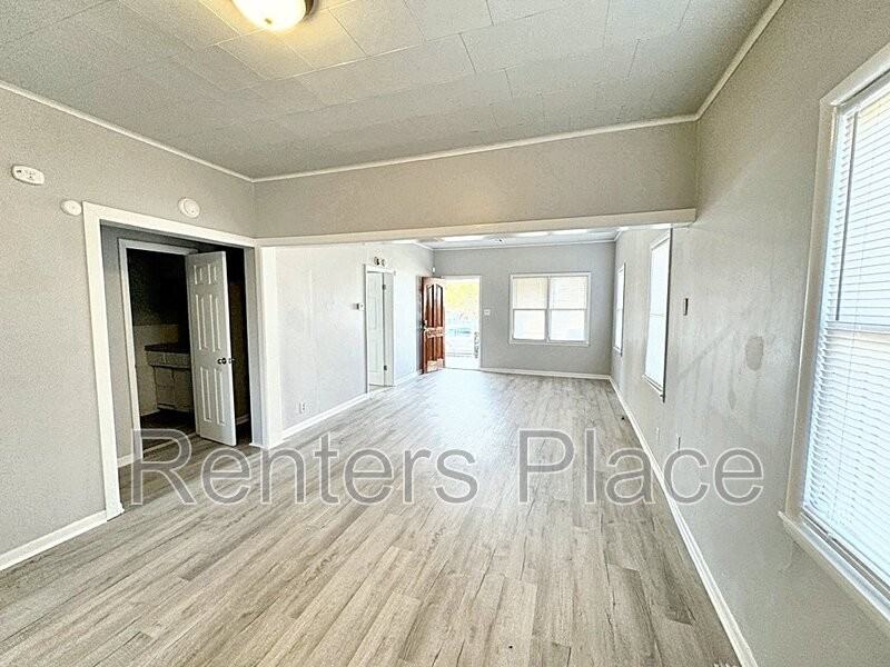 5 S Hickory St - Photo 5 of 9
