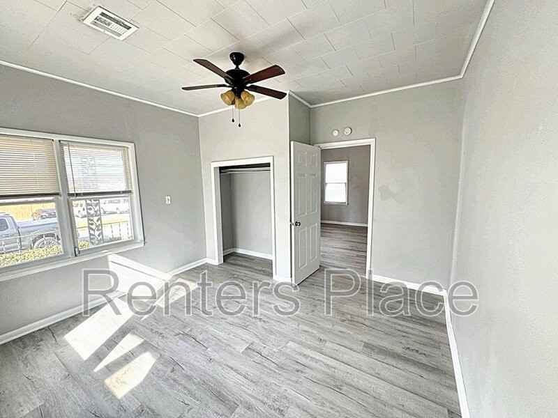 5 S Hickory St - Photo 7 of 9