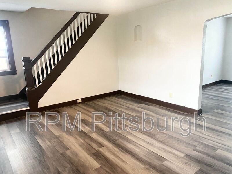 202 E Agnew Ave - Photo 2 of 15