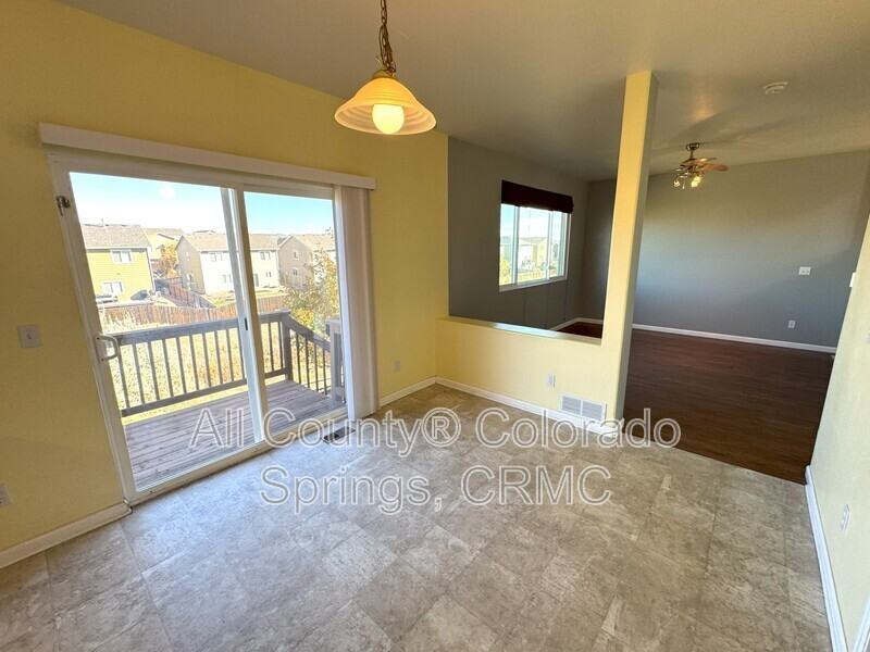 3749 Range Dr - Photo 6 of 42