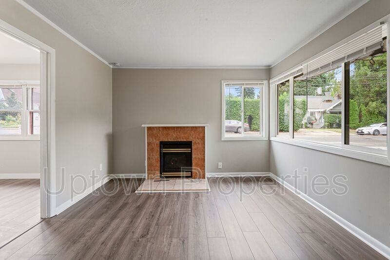 2348 Se 70th Ave - Photo 3 of 29