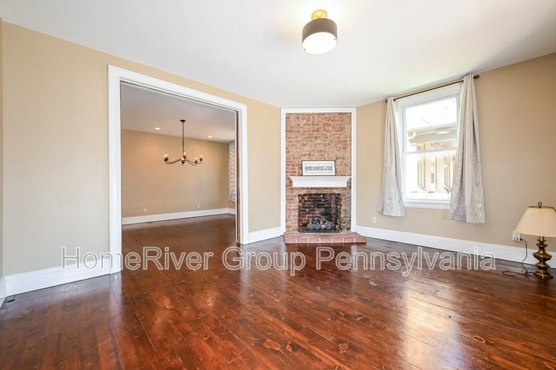 716 Bank St - Photo 3 of 28