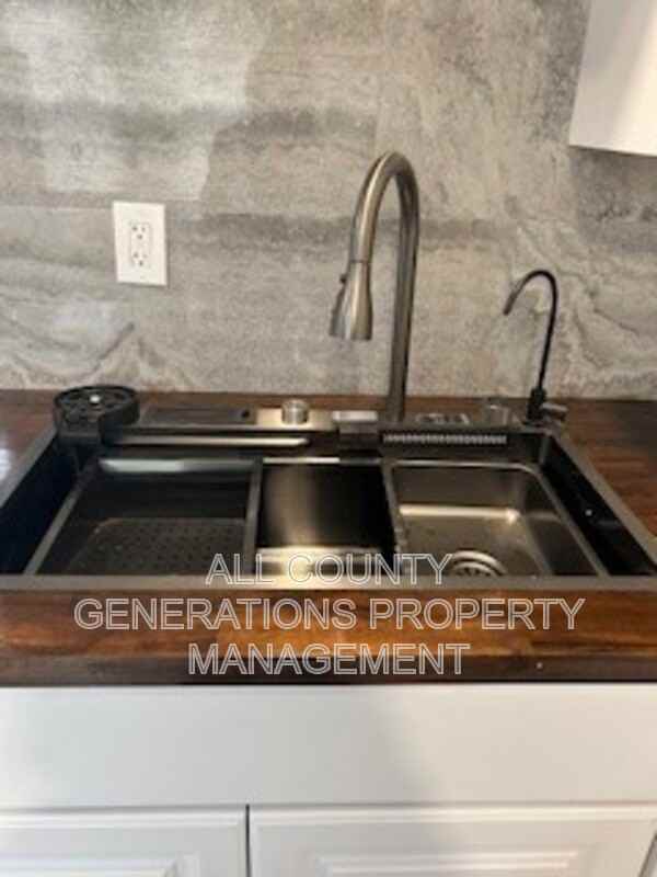 3540 E 133rd St - Photo 3 of 21
