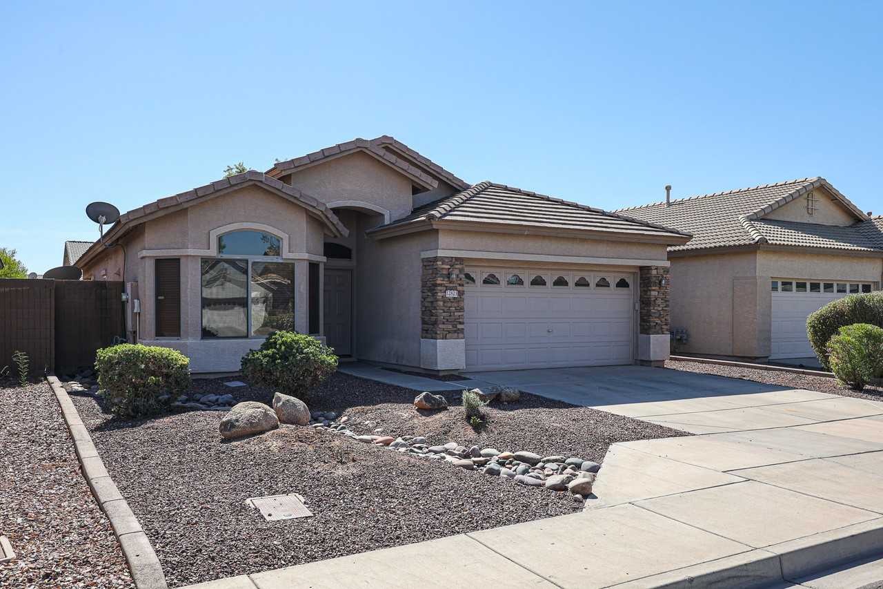12823 W Modesto Dr - Photo 2 of 33