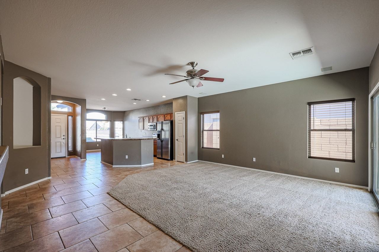 12823 W Modesto Dr - Photo 6 of 33