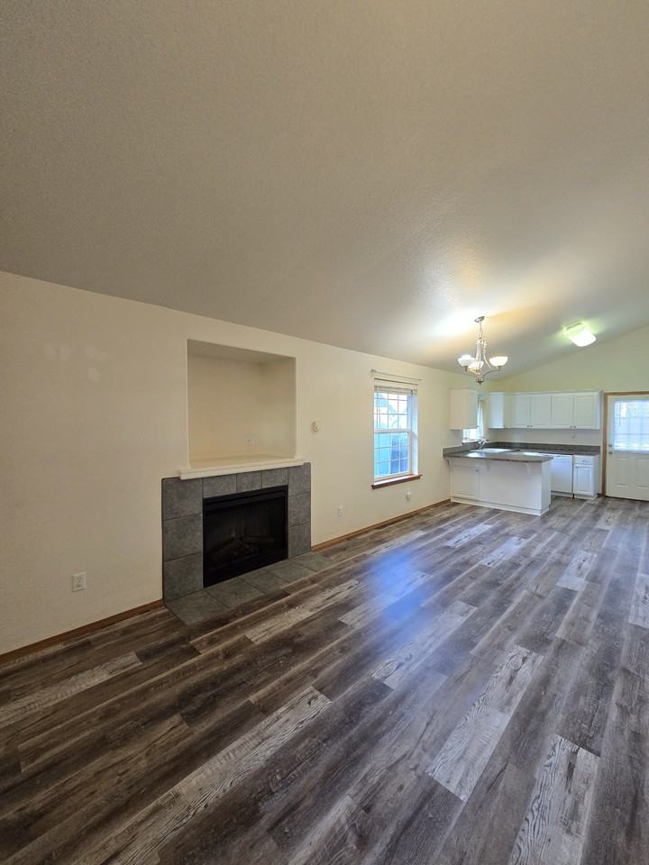 135 S Quadrant St - Photo 7 of 31