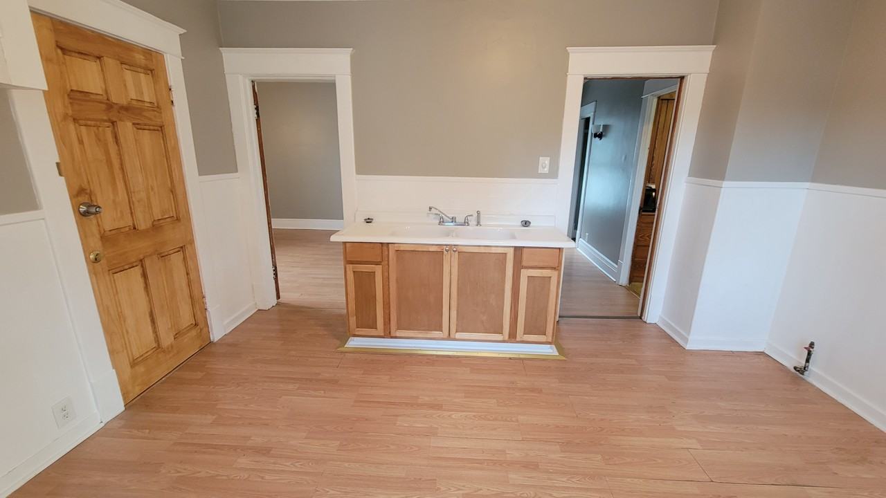 86 Edson St - Photo 2 of 10