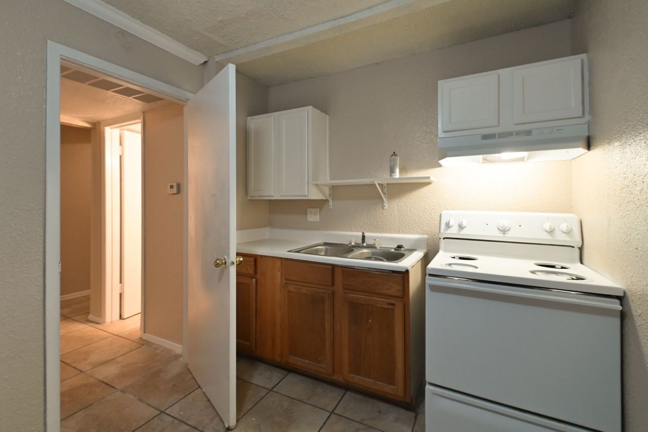 Lila Apartments - Photo 5 of 20