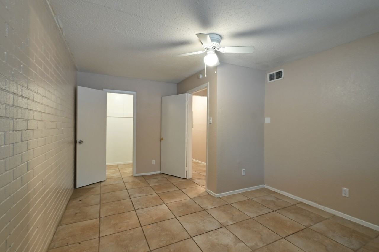 Lila Apartments - Photo 6 of 20