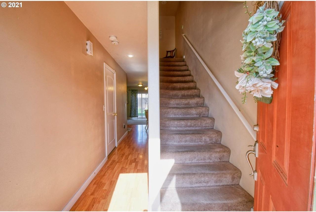 1290 SW 12th St - Photo 3 of 14