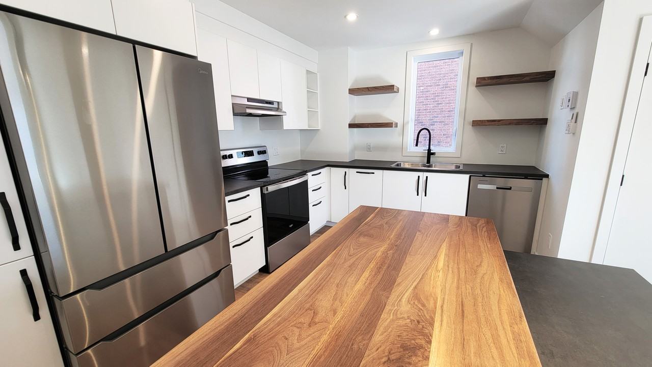 35 Rue Garneau #2 - Photo 3 of 21