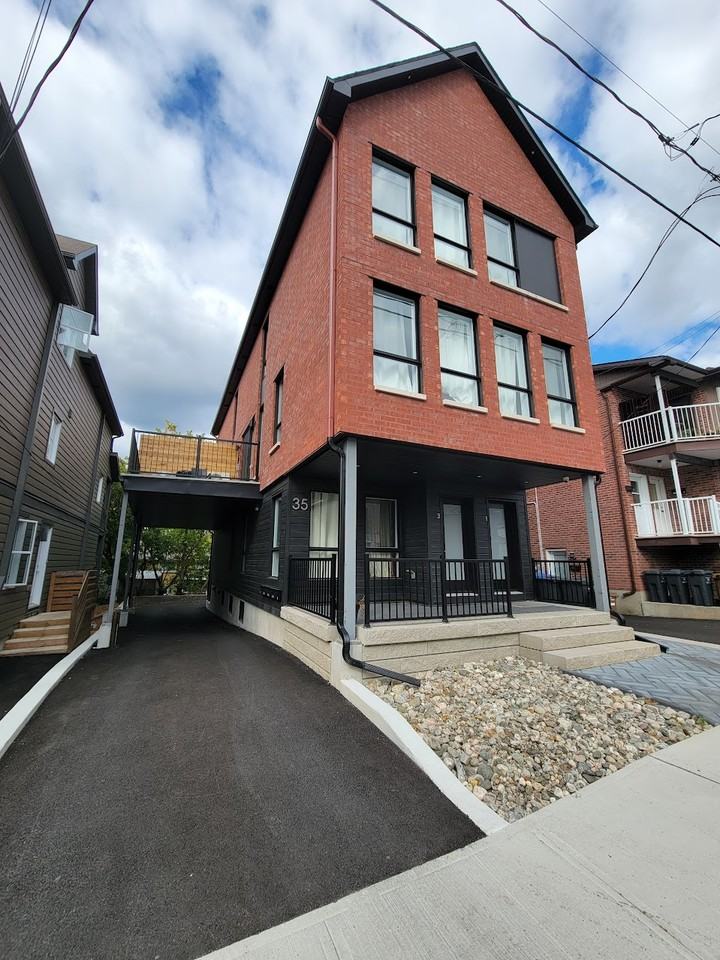 35 Rue Garneau #2 - Photo 2 of 21