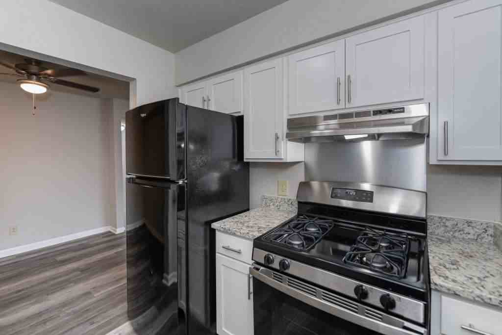 Edgefield Apartments - Photo 4 of 35