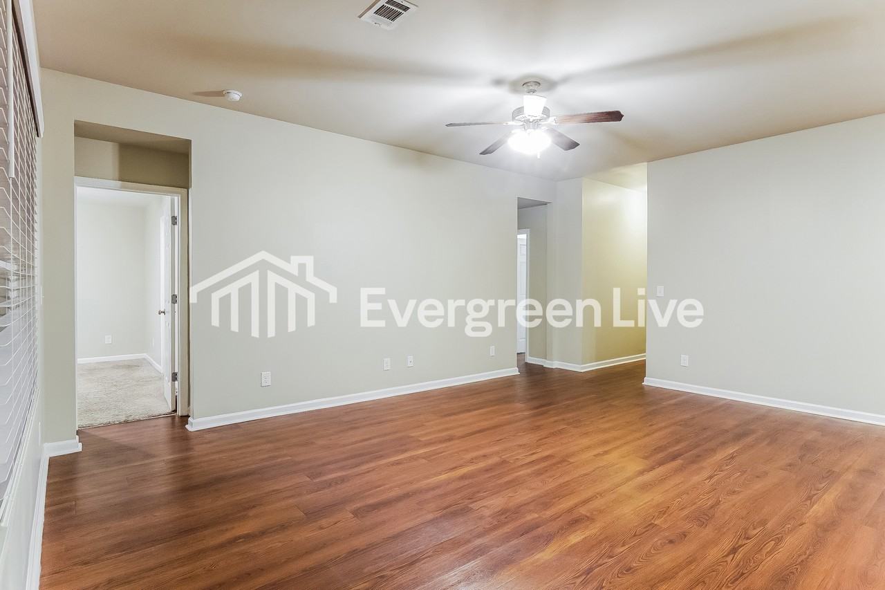16363 Creek Dr - Photo 2 of 15