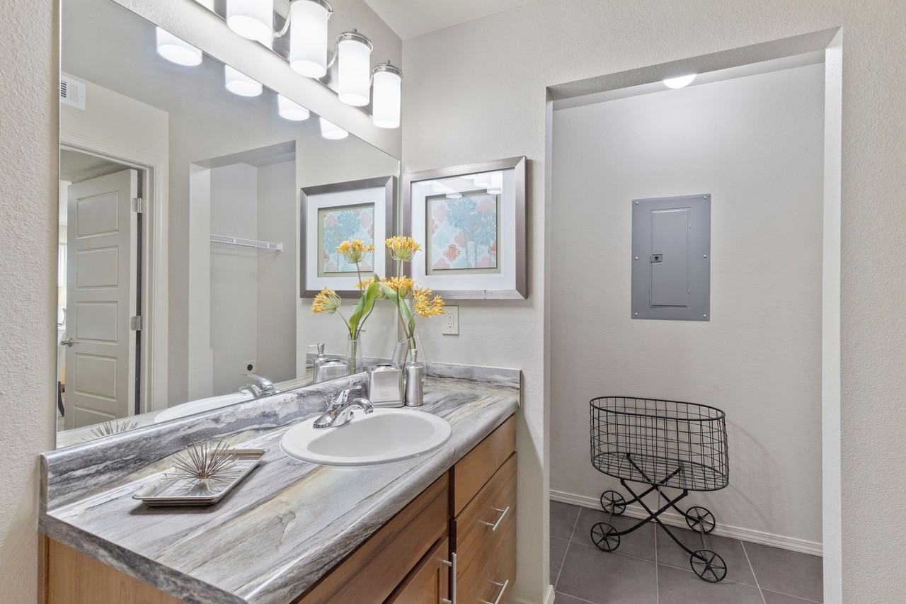 Icon at Lubbock - Photo 6 of 42