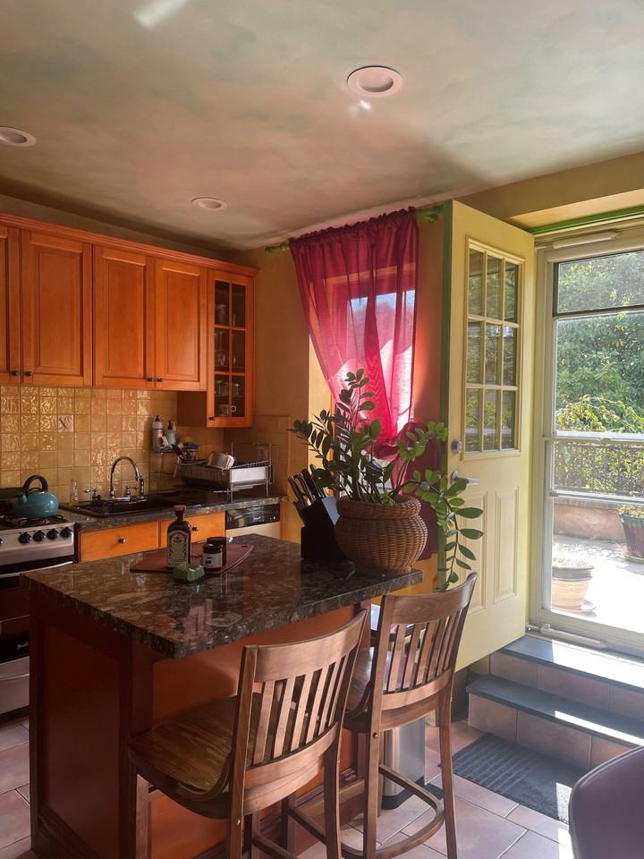 268 11th St #2 - Photo 2 of 12