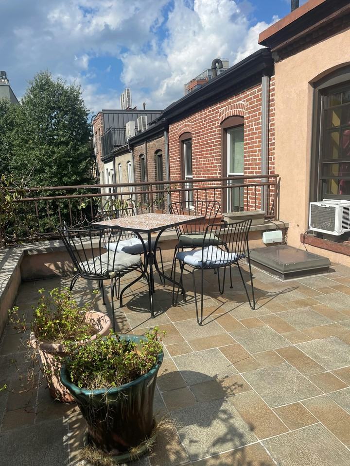 268 11th St #2 - Photo 3 of 12