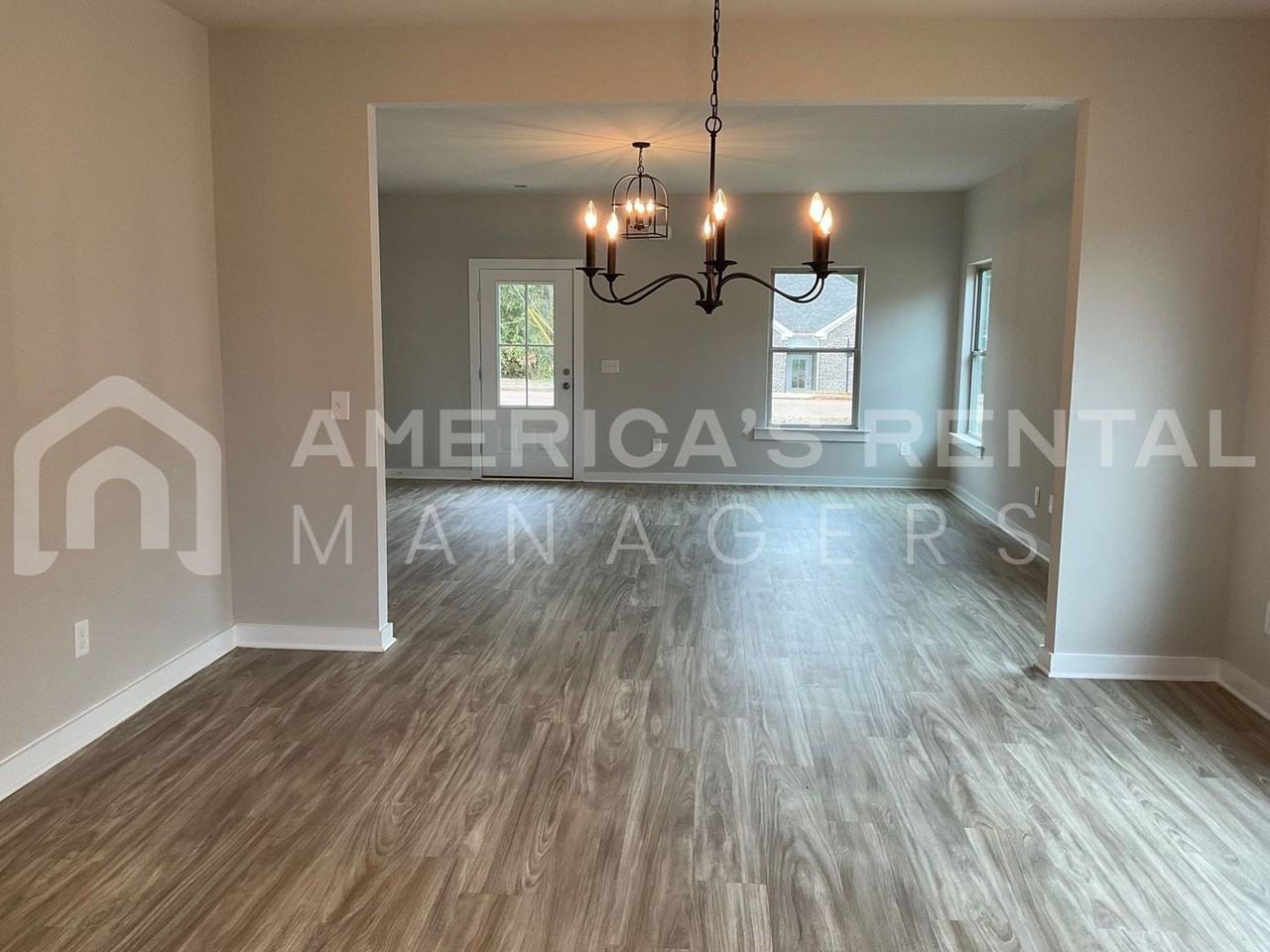 486 Andrew Dr - Photo 4 of 22