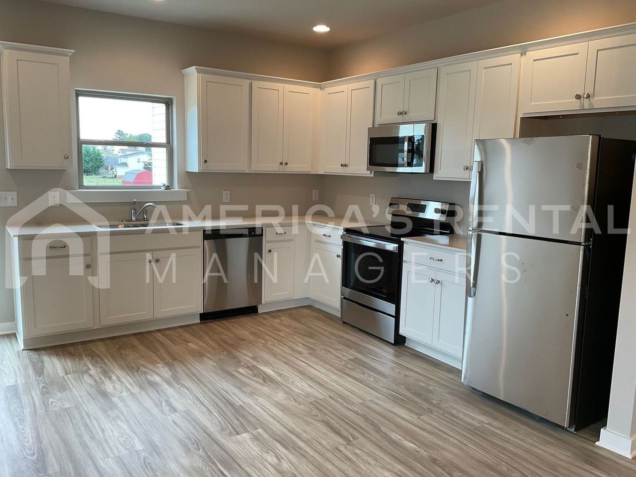 486 Andrew Dr - Photo 5 of 22