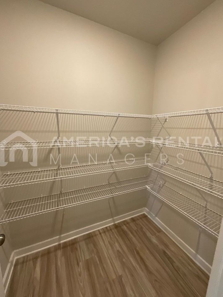 486 Andrew Dr - Photo 6 of 22