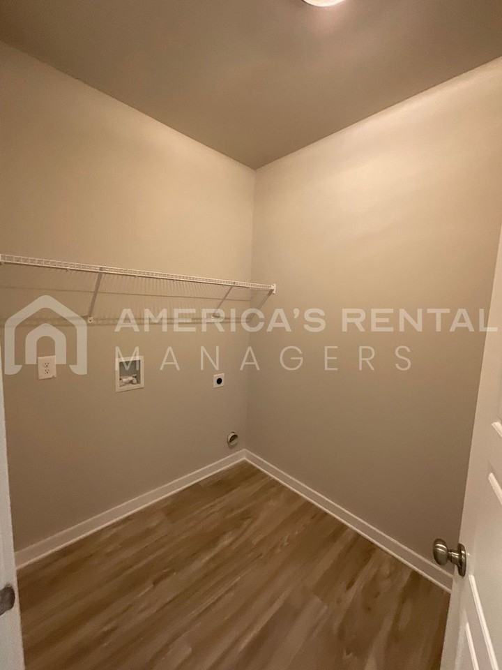 486 Andrew Dr - Photo 7 of 22