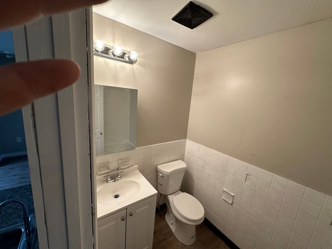 304 Court Street - Photo 4 of 12