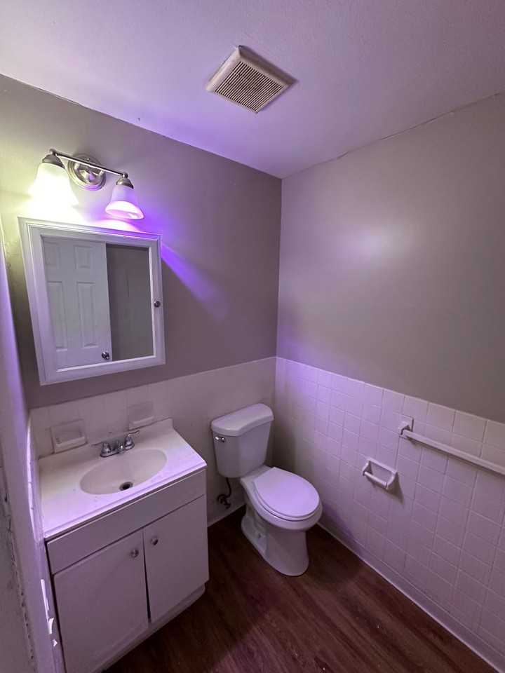 304 Court Street - Photo 6 of 18