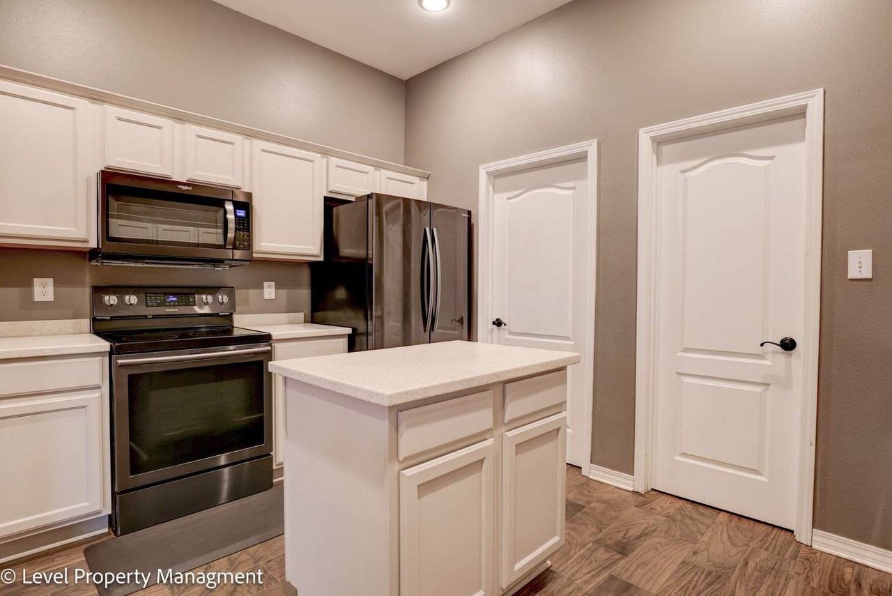 15307 Hearthstone Dr - Photo 6 of 18